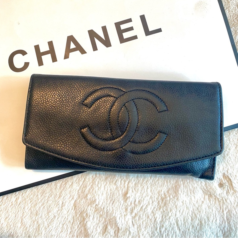 CHANEL Double Flap Caviar Clutch/Wallet with Chain